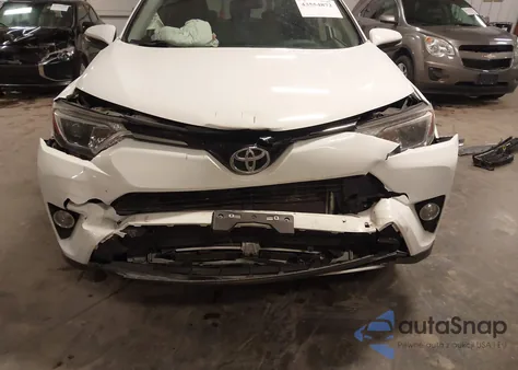 2016 Toyota Rav4 Xle z USA, uszkodzony, nr VIN JTMWFREV5GD082103